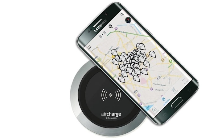 AIR0004AB-Samsung S6 & Aircharge Qi App.jpg
